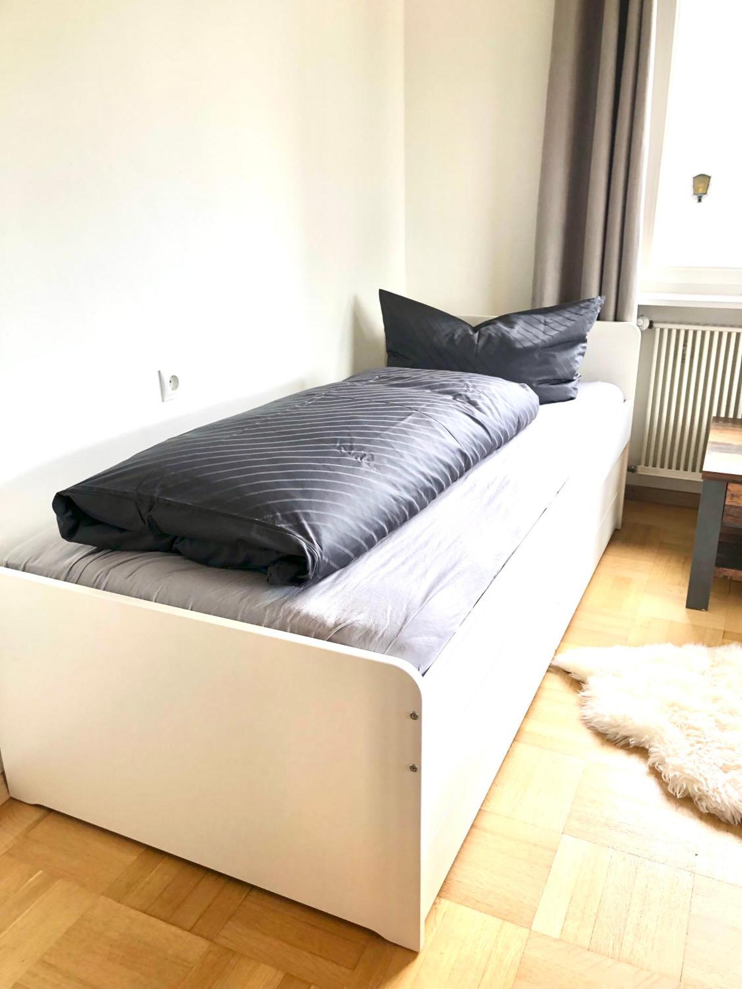 Crown Living Design Apartment - 2 Schlafzimmer - Kueche - Gratis Parkplatz - Abstellraum Fuer Fahrraeder/Ski Mader Ngoại thất bức ảnh